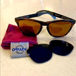 Oakley Frogskin Mix Sunglasses